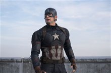 Captain America: Civil War Photo 35