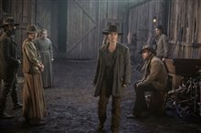 The Abandons (Netflix) Photo 5