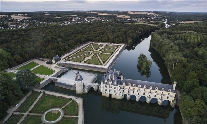 Passport to the World - Châteaux of the Loire: Royal Visit Photo 2 - Large