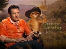 Antonio Banderas (Shrek the Third) - Interview Video