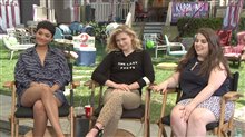 Chloë Grace Moretz, Kiersey Clemons & Beanie Feldstein Interview - Neighbors 2: Sorority Rising Video