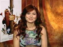 DEBRA MESSING (OPEN SEASON) - Interview Video