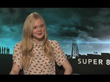 Elle Fanning (Super 8) - Interview Video