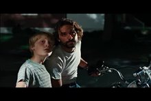 Frisson des collines Trailer Video