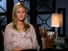 Julia Stiles (The Bourne Ultimatum) - Interview Video