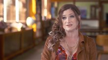 Kathryn Hahn Interview- Bad Moms Video