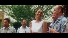 Keeping Up With The Joneses Movie Clip : 