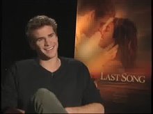 Liam Hemsworth (The Last Song) - Interview Video