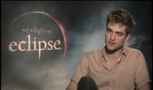Robert Pattinson (The Twilight Saga: Eclipse) - Interview Video