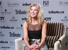 Rosamund Pike (Barney's Version) - Interview Video