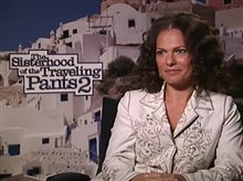 Sanaa Hamri (The Sisterhood of the Traveling Pants 2) - Interview Video